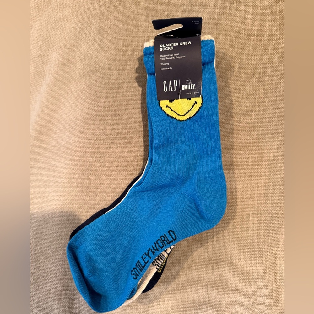 NWT - Gap Quarter Crew Smile Socks - 3 pack - S/M UNISEX